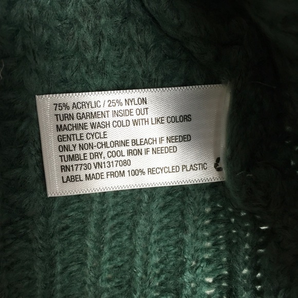 Women's Crewneck Pullover Sweater Green NWT - Picture 3 of 5